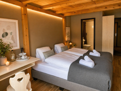 Hotel-rooms & Restaurant
